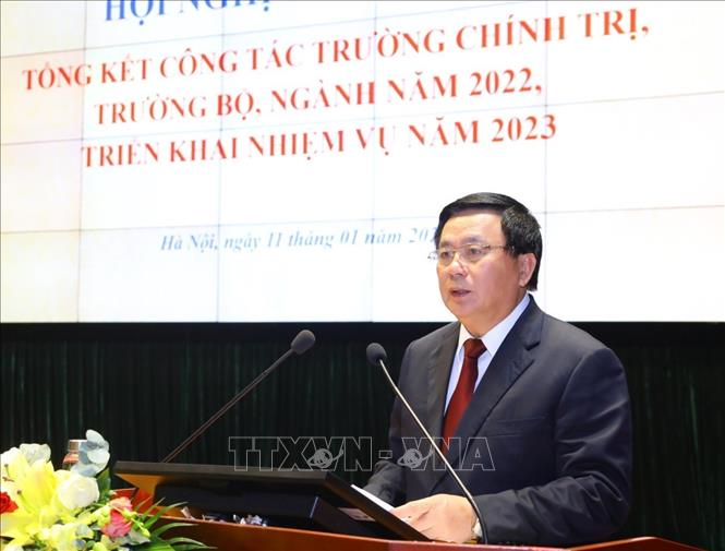 Tiếp tục đổi mới đồng bộ, toàn diện công tác trường chính trị